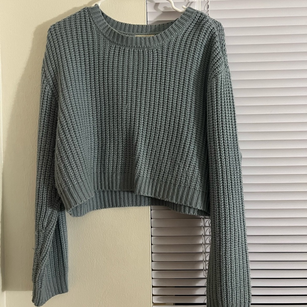 Tillys blue knitted cropped top